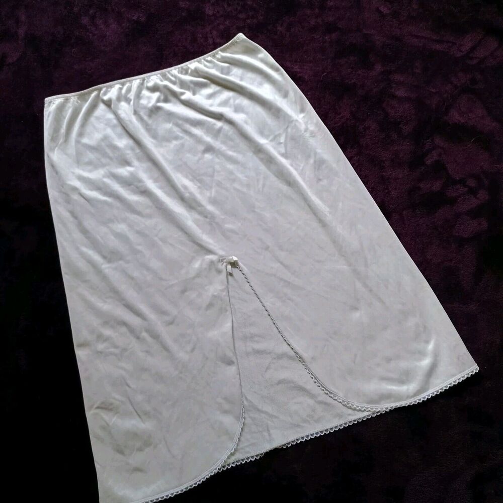 Vintage Dawn To Dusk Half Slip White Nylon 11" Slit Made In USA Size Medium